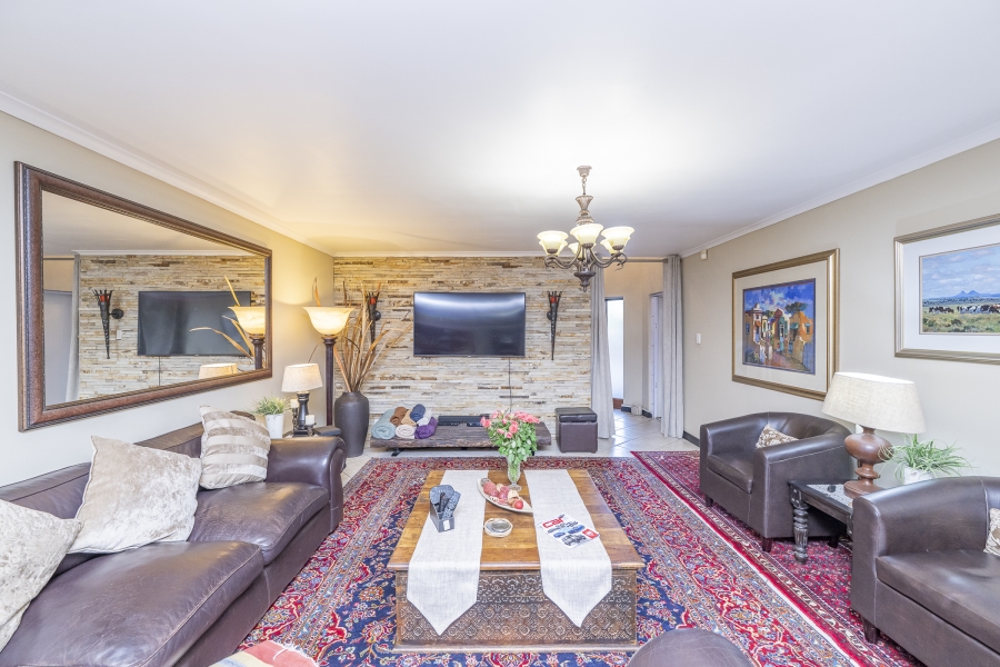 7 Bedroom Property for Sale in Eversdal Western Cape